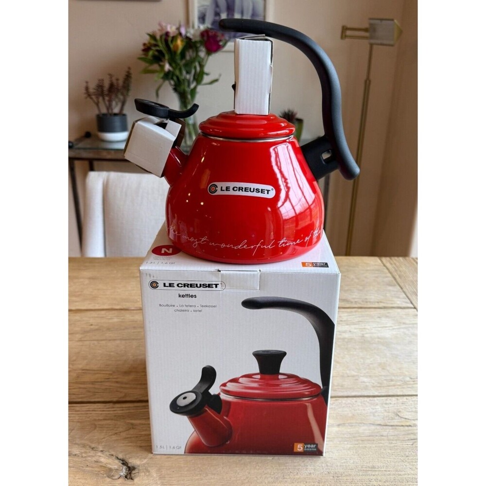 Le Creuset Cheer Collection Red 1.6 qt. Chrysenth Christmas Kettle NEW NIB